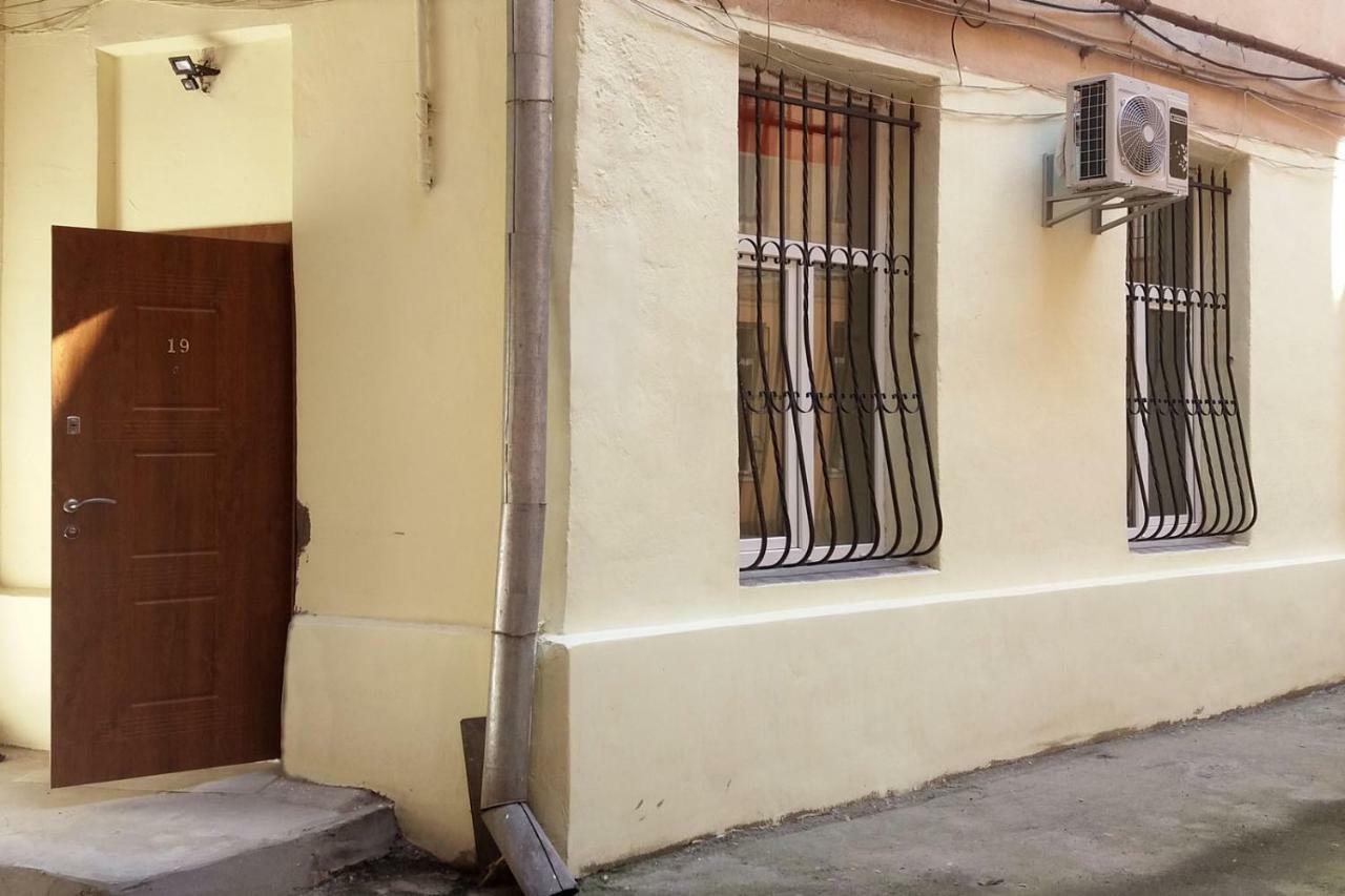 Apartment At Teodora Sqr Lwów Zewnętrze zdjęcie